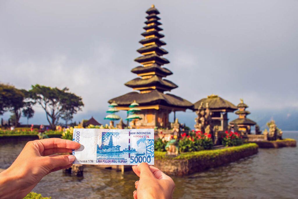 dollar menguat rupiah melemah